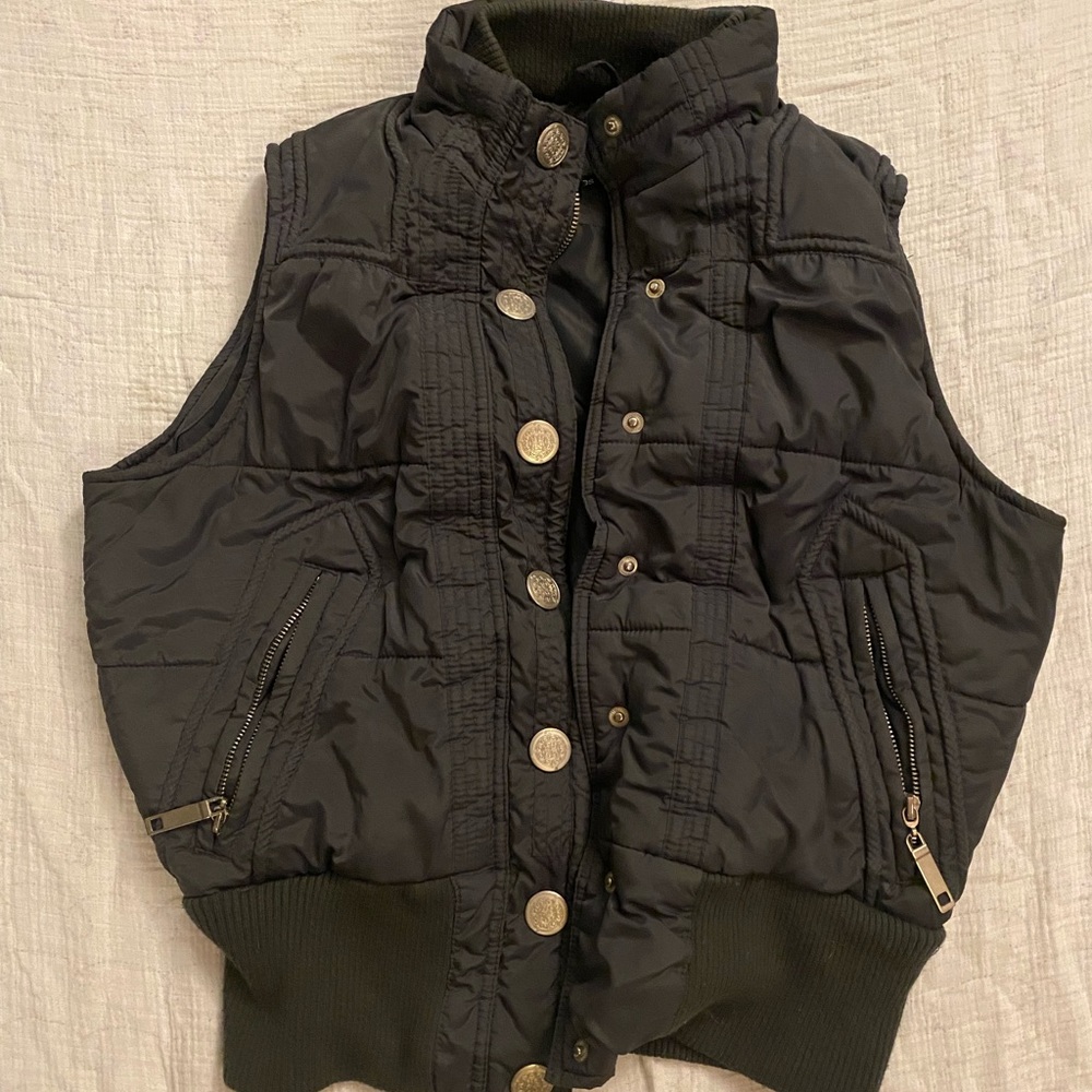 Maurices Zip Up Vest. Size Large.
